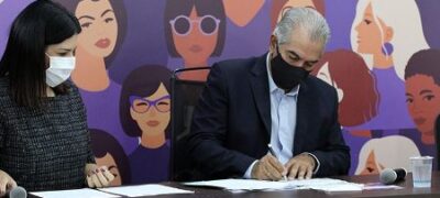 Reinaldo Azambuja assina decretos que fortalecem políticas públicas para as mulheres