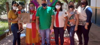 CEIM Zulmira Ossuna presta homenagem às Mulheres e entrega Kits Escolares