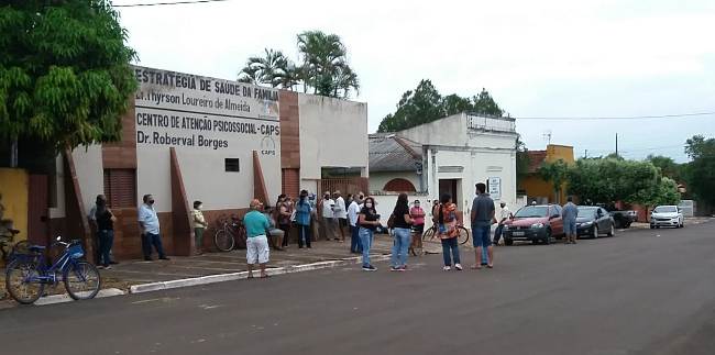 Bela Vista: Vacina contra covid Idosos fazem fila para pegar senha