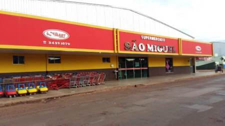 Após 8 funcionários testaram positivo Supermercado em Bela Vista fecha as portas