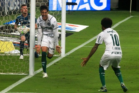 Gol do Palmeiras na final foi ensaiado e fez Gustavo Gómez entrar em top-10 de zagueiros artilheiros