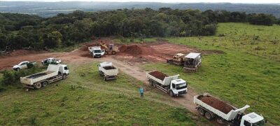 Patrulha da Agesul apoia prefeituras na abertura e manutenção de estradas vicinais no Sudoeste