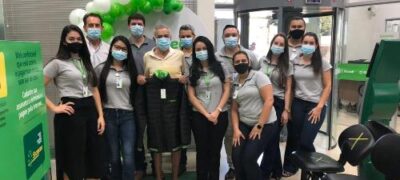 Sicredi Centro-Sul MS entrega homenagem para associado de Deodápolis