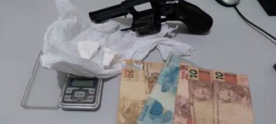 Polícia cumpre mandado de busca e homem é preso em fragrante em Porto Murtinho