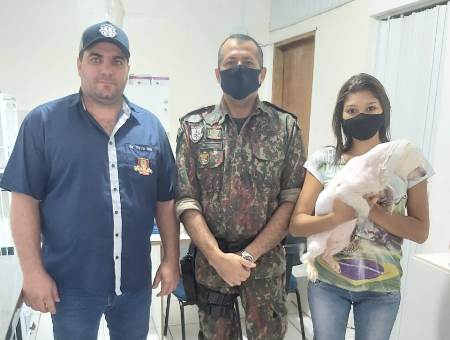 PMA de Bela Vista localiza e autua dona de poodle que o abandonou com olho em putrefação e veterinário realiza voluntariamente cirurgia e recupera o animal que ganhou novo dono