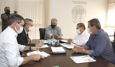 Eduardo Riedel: ‘Vamos conversar com os prefeitos para adequar os investimentos do Governo do Estado’
