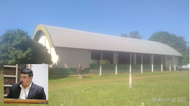Johnys Basso cobra reforma no ginásio de esporte no Bairro Canaã