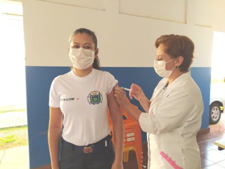 Policiais Militares de Jardim recebem segunda dose de vacina contra a COVID-19  