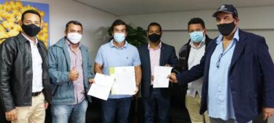 Vereadores buscam recurso para asfalto e drenagem na Rua Alaíde Correa da Silva