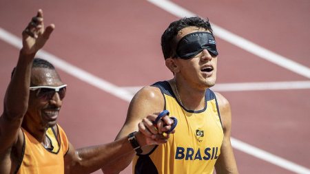 Yeltsin quebra recorde mundial, domina os 1.500m e fatura o 100º ouro do Brasil em Paralimpíadas