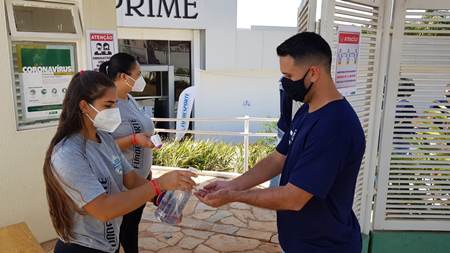 Com empolgação e cuidados, delegações desembarcam na capital para os Jogos Escolares da Juventude de MS