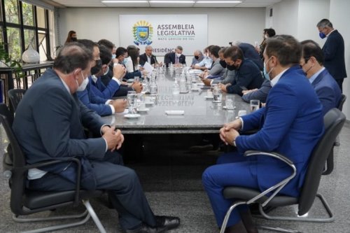 ALEMS recebe projeto para redução de ICMS da luz e melhorias na Educação e Saúde