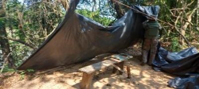 Polícia Militar Ambiental de Bela Vista desmonta acampamento de caçadores à margem do rio Apa na fronteira com o Paraguai