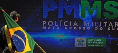 Nos 186 anos da Polícia Militar, Reinaldo Azambuja participa de outorga de medalhas
