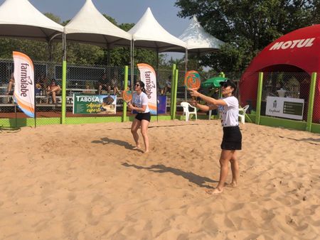 Dupla de Três Lagoas vence categoria principal no estadual de beach tennis