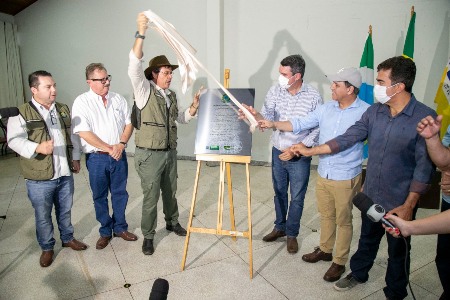 Coronel David recebe Ministro do Turismo na Expoagro em Dourados