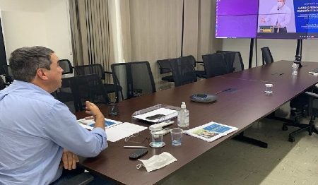 Gestão eficiente no combate à Covid-19 vira tema de palestra universitária ministrada por Riedel