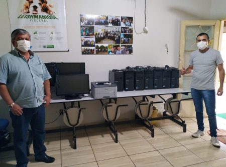 Prefeito Piti entrega computadores e ares-condicionados ao Centro de Controle de Vetores