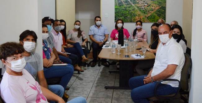 Prefeito se reúne com secretários para avaliações administrativas