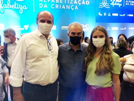 Neco  e a secretária de Educação participaram do lançamento do Programa MS Alfabetiza – Todos pela Educação da Criança