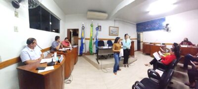Secretaria de Finanças e Procuradora Jurídica de Caracol explanam aos vereadores importância de aprovação orçamentária