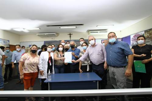 Em Amambai, Reinaldo Azambuja autoriza R$ 23 milhões em obras e anuncia pavimentação da MS-289