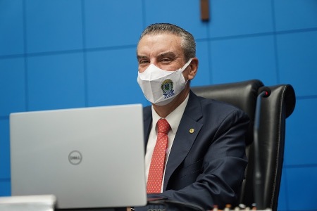 Por unanimidade, deputados aprovam homenagem de Corrêa a profissionais da Saúde
