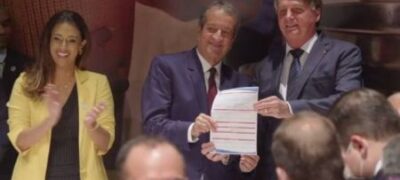 Em pré-campanha, Bolsonaro oficializa filiação ao Partido Liberal