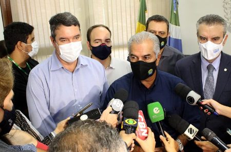 Décimo terceiro: Reinaldo Azambuja anuncia pagamento extra do programa Mais Social