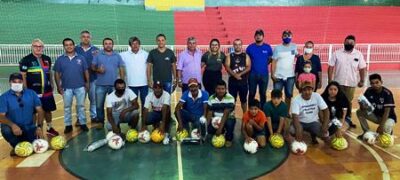 Bela Vista: Prefeito Piti entrega matérias esportivos aos representantes dos Bairros
