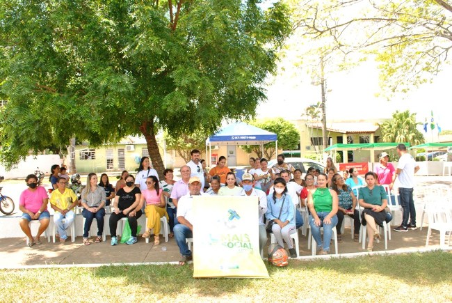 Beneficiários do Programa Mais Social de Caracol recebem cartões  