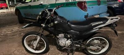 Polícia Militar Ambiental de Mundo Novo prende dois ladrões que tinham acabado de furtar motocicleta