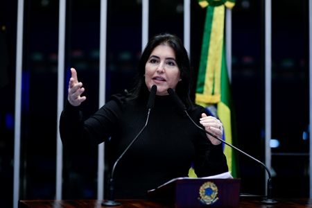 Simone Tebet apresenta projeto que criminaliza a apologia ao nazismo
