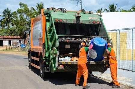 Após uma nova licitação, coleta de lixo deve retornar normalmente na próxima semana