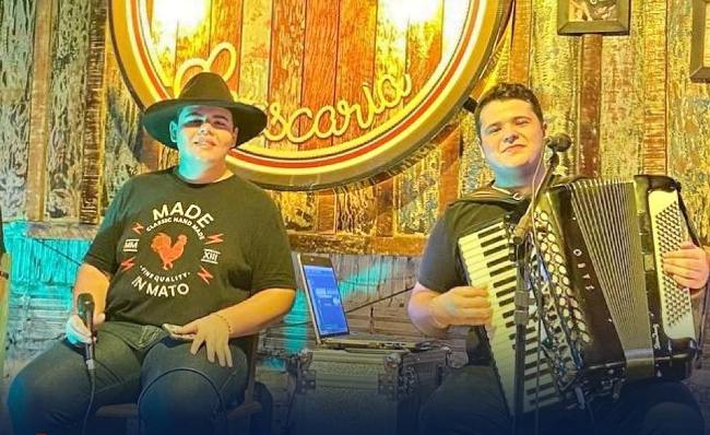 TOQUE DE RECOLHER: Natural de Bela Vista, dupla Anderson e Matheus tem música na lista das mais pedidas do rádio