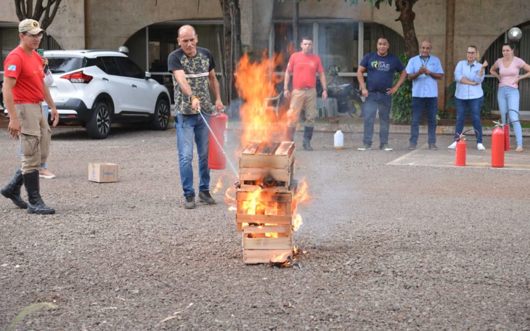 Servidores da AGEMS recebem treinamento como brigadistas em casos de incêndio e pânico