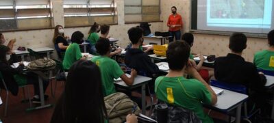 Professores convocados do Estado recebem salários na sexta com reajuste de 20%