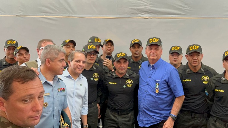 Presidente Bolsonaro recebe, do DOF, a Medalha Águia da Fronteira