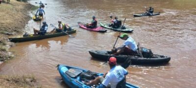 Força-tarefa com PMA e “caiaqueiros” retira 500 kg de lixo do rio Apa