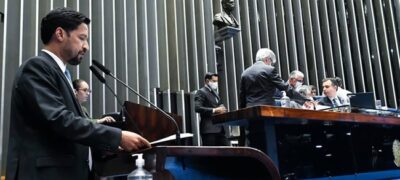 Senado aprova repasse de precatórios do Fundeb para pagamento de professores  Fonte: Agência Senado
