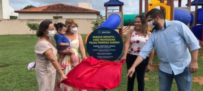 Prefeitura inaugura parque infantil no CMEI Professora Telma Ferreira Rabero