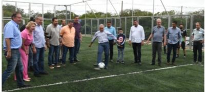 Reinaldo Azambuja entrega primeira arena esportiva do MS Bom de Bola no interior