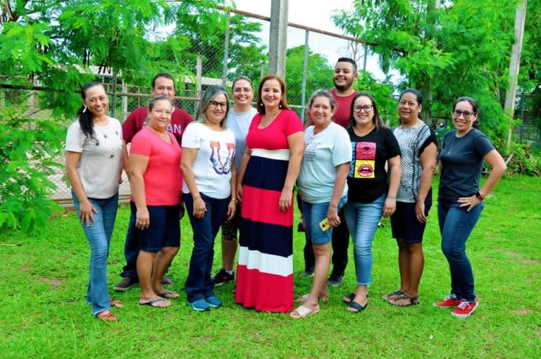 Escola ‘Pedro Ajala’ faz páscoa com doces e diversão