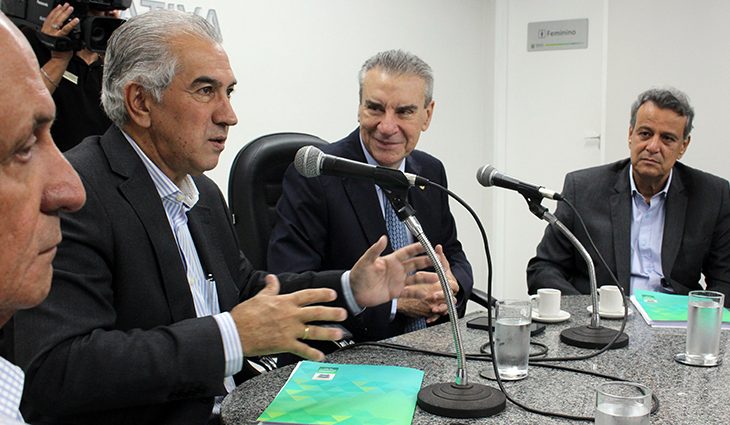 Na Casa de Leis, governador anuncia pagamento de R$ 28 milhões em emendas parlamentares