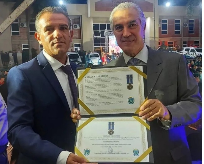 Presidente da Câmara condecorado com a medalha Tiradentes
