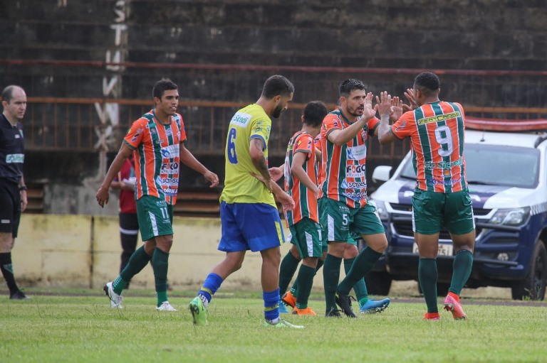 Estadual de Futebol 2022: Naviraiense goleia e toma a liderança do Operário no hexagonal final