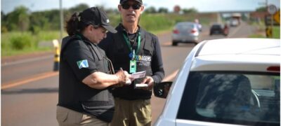 Em fiscalização da AGEMS, motoristas de aplicativo são flagrados realizando falsa “carona amiga”