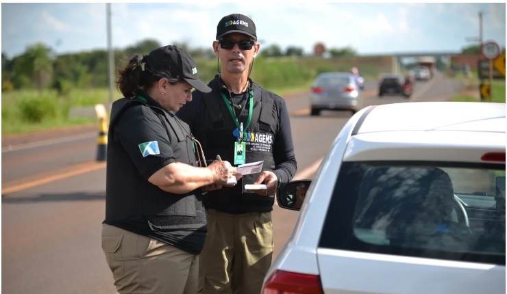 Em fiscalização da AGEMS, motoristas de aplicativo são flagrados realizando falsa “carona amiga”