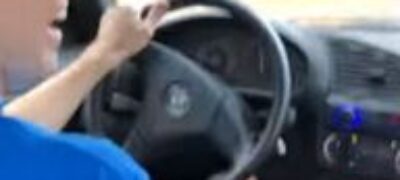 Influencer ‘se lixa’ para vida alheia e faz manobra perigosa com BMW na Zahran (vídeo)