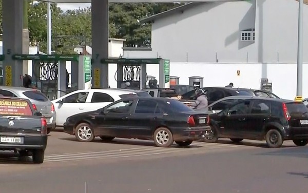Brasileiros devem economizar 20% ao abastecer na fronteira com a Bolívia